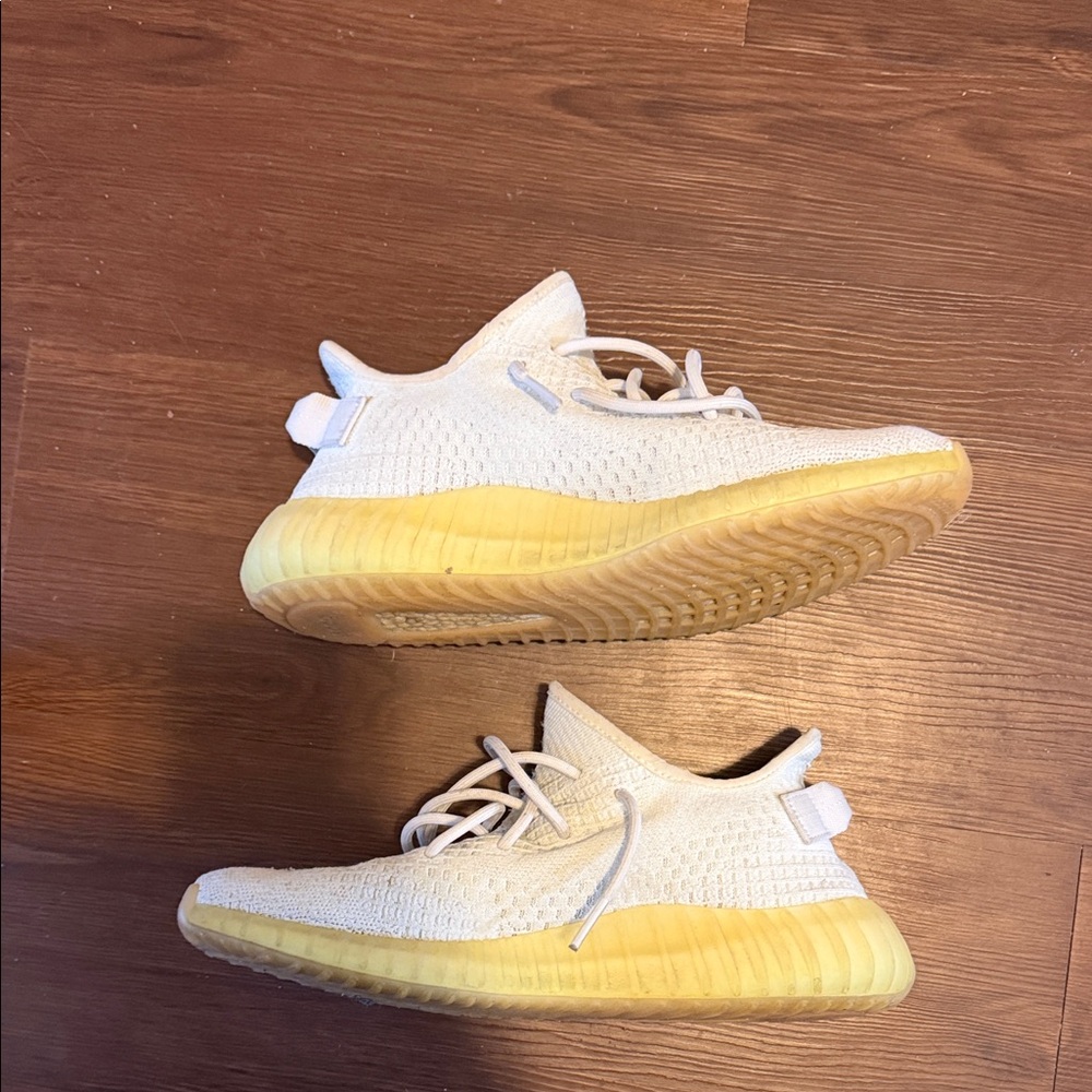 Yeezy hyperspace Asian exclusive - Picture 2 of 4